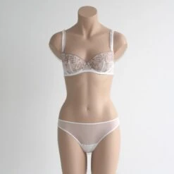 Tüll- String PETITS BIJOUX Von La Perla -Mode Dessous Geschäft bh set champagner beige la perla