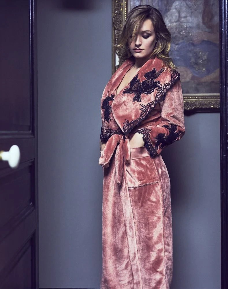 Warmer Hausmantel FREDA Lang Weich Marjolaine 4 Warmer Hausmantel FREDA Lang Weich Marjolaine – Bild 2